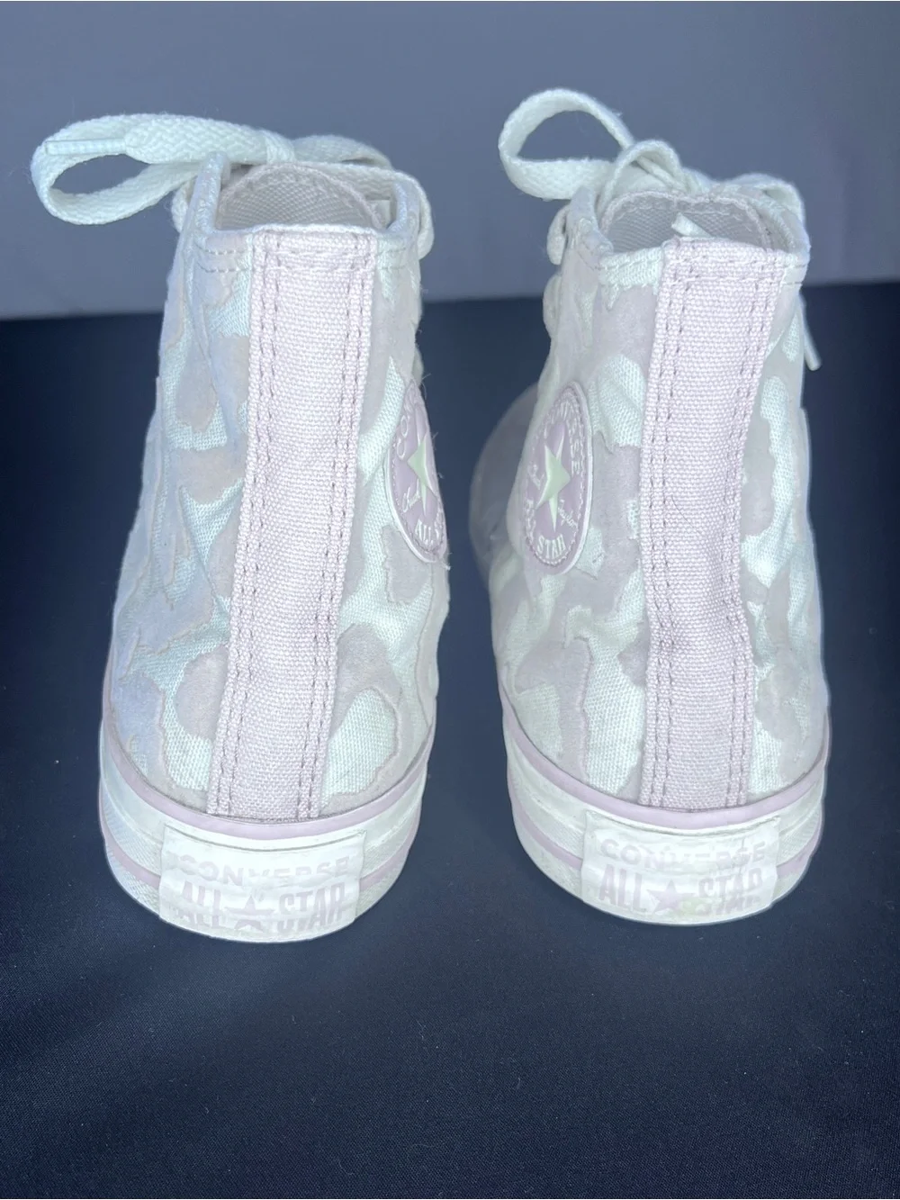 Converse High Top Chuck Taylor Sneakers Size 4